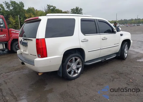 2008 Cadillac Escalade Standard z USA, uszkodzony, nr VIN 1GYFK63818R131383